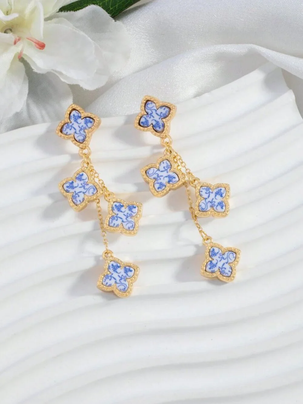 Multicolor Elegant Romantic Women's Four-Leaf Clover Long Pendant Earrings
